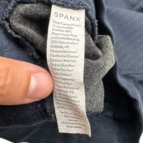 Elegant Navy Wide-Leg Pants - Picture 5 of 12